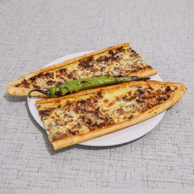 Kavurmalı Kaşarlı Pide+Sütaş Ayran+Salata
