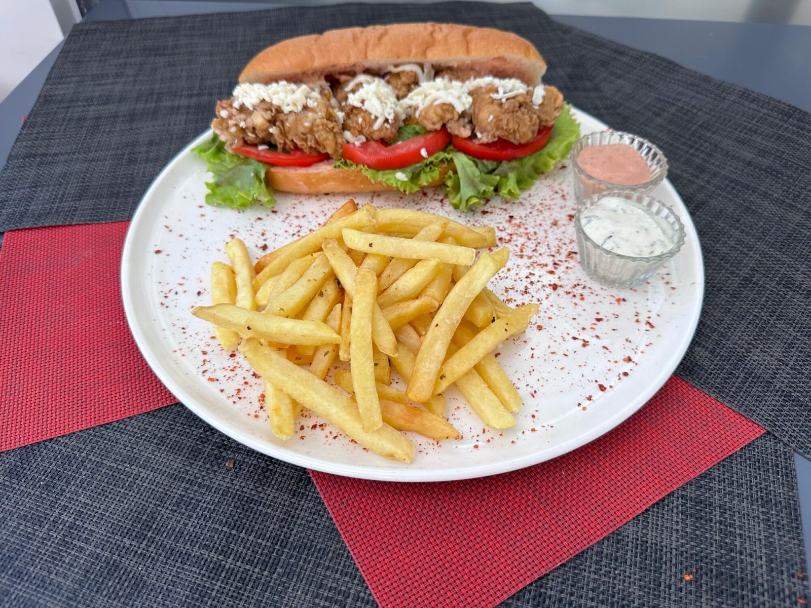 G3 Tavuklu Kaşarlı Sandviç