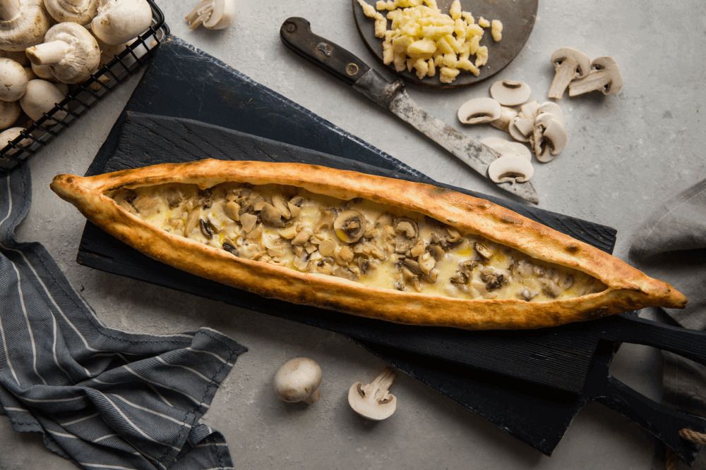 Mantarlı Tavuklu Pide