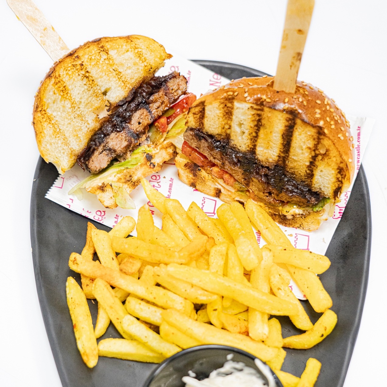 Acılı Karamelize Soğanlı Burger