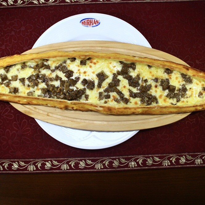 Kavurmalı Pide