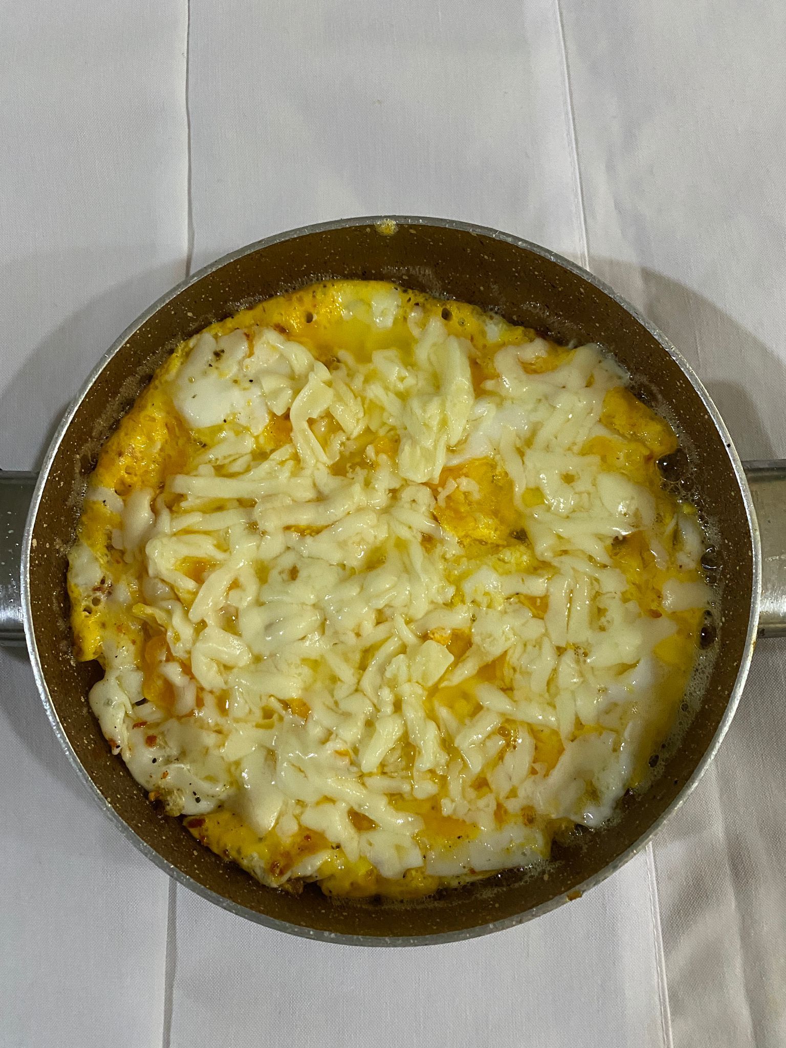 Kaşarlı Yumurta