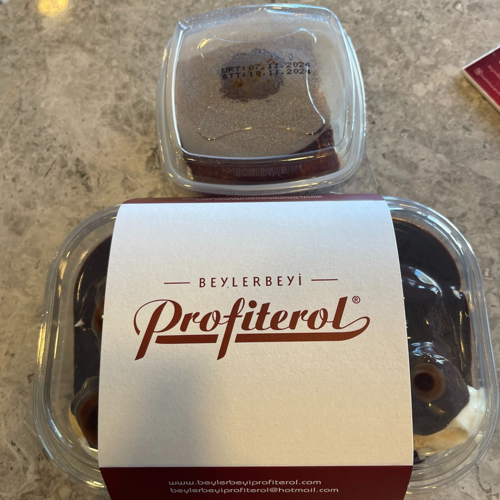 500 GR Profiterol + 1 Adet Kazandibi