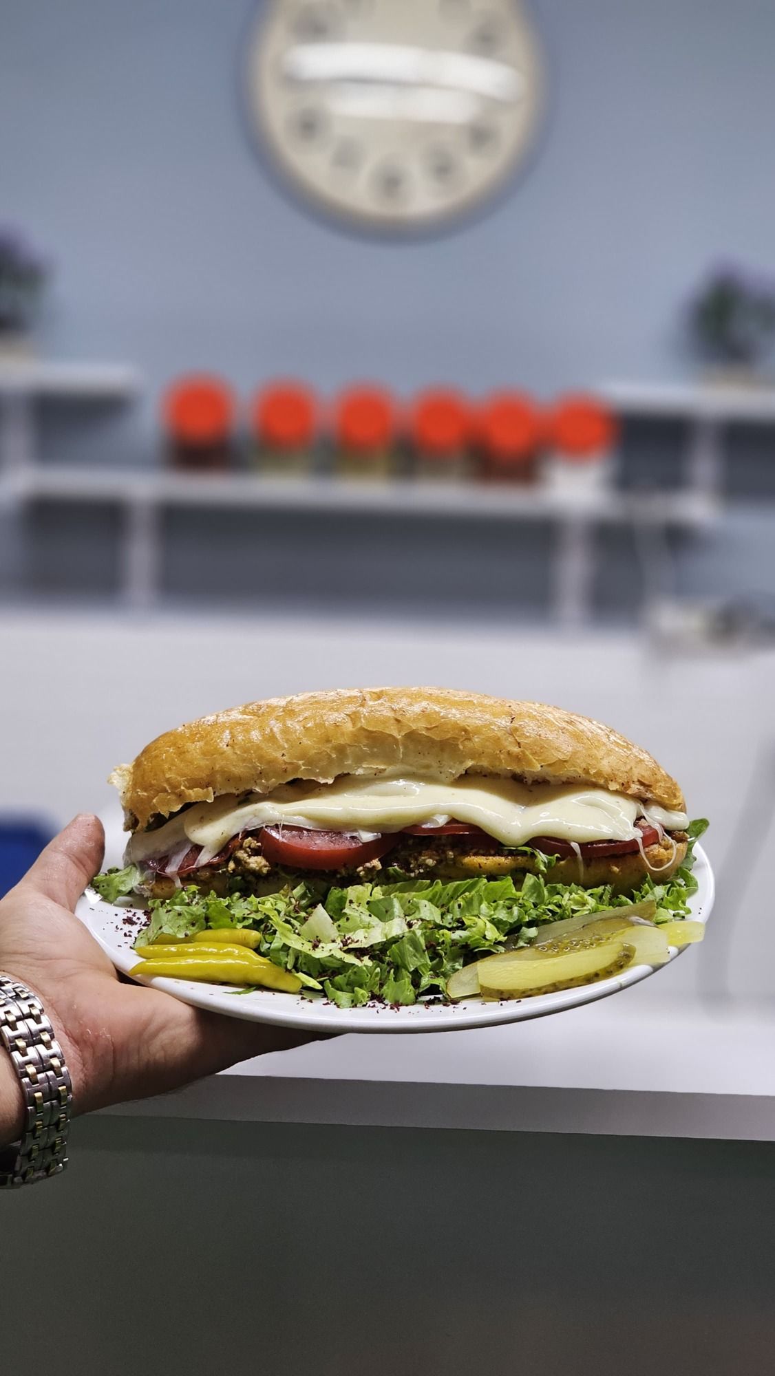 Yarım Ekmek Arası Kaşarlı Tavuk Sote