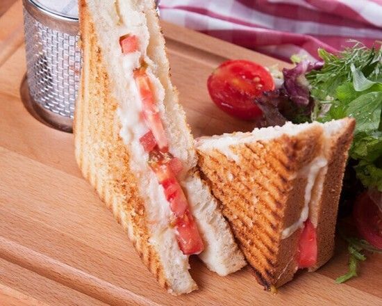 Beyaz Peynirli Tost Menü