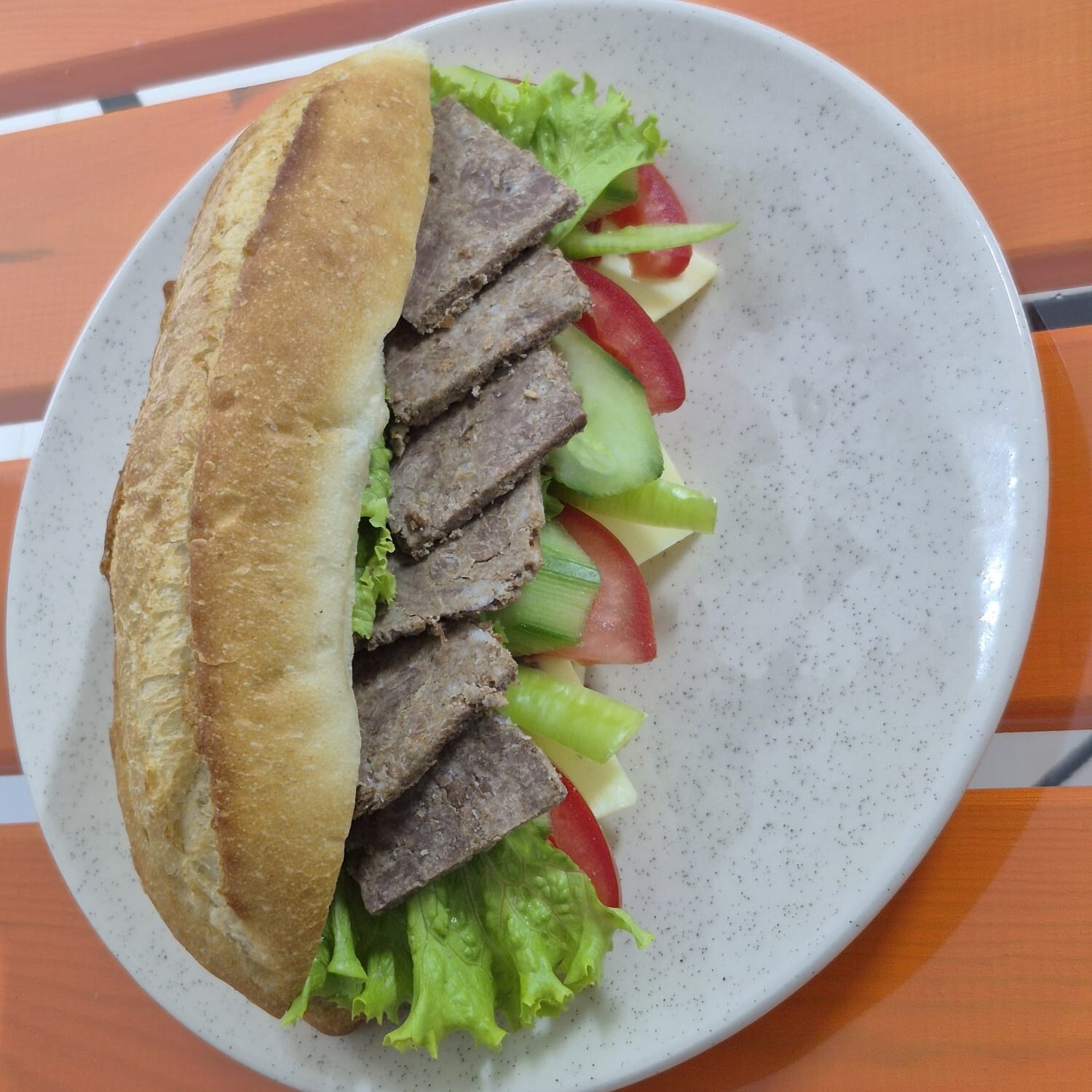 Kavurmalı Sandviç Menü (Seçeceğiniz İçecek İle Birlikte)