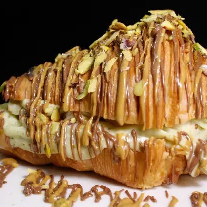 Pistacio Croissant