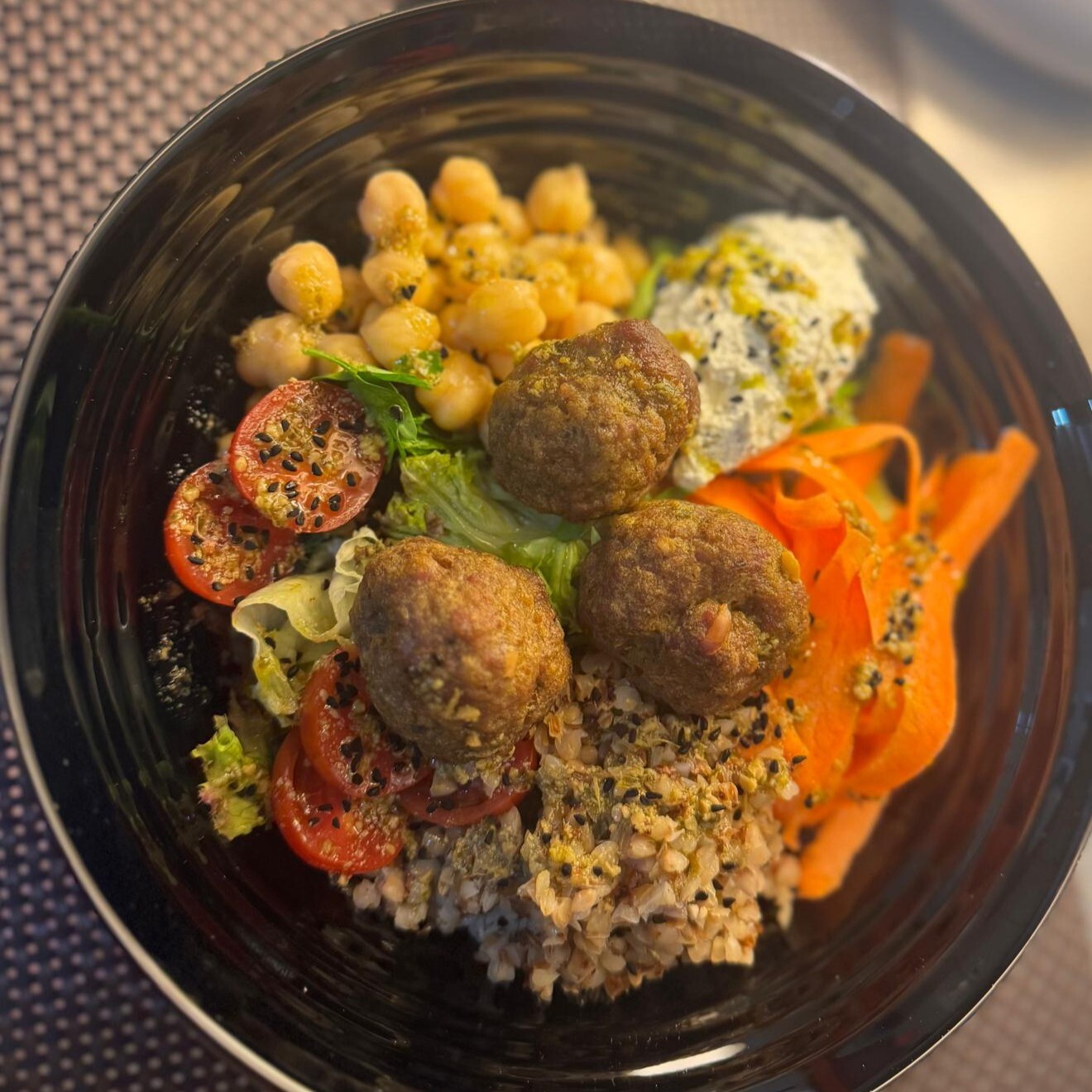Menzaluna Bowl