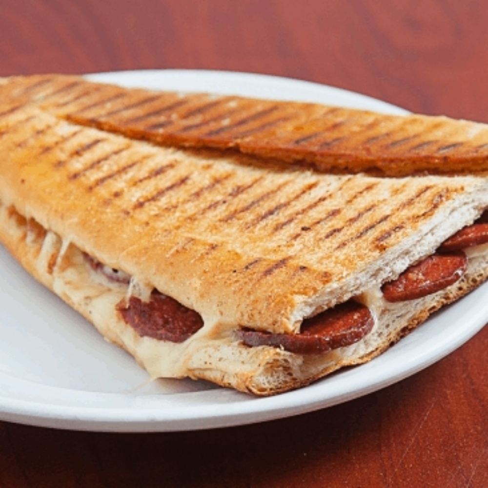Sucuklu Tost ( Yarım Ekmek )