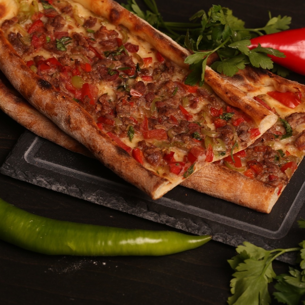 Kuşbaşılı Pide (65 cm.)
