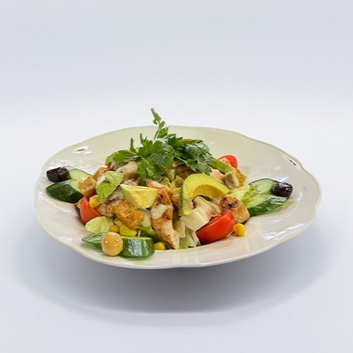 Tavuklu Avokadolu Sezar Salata