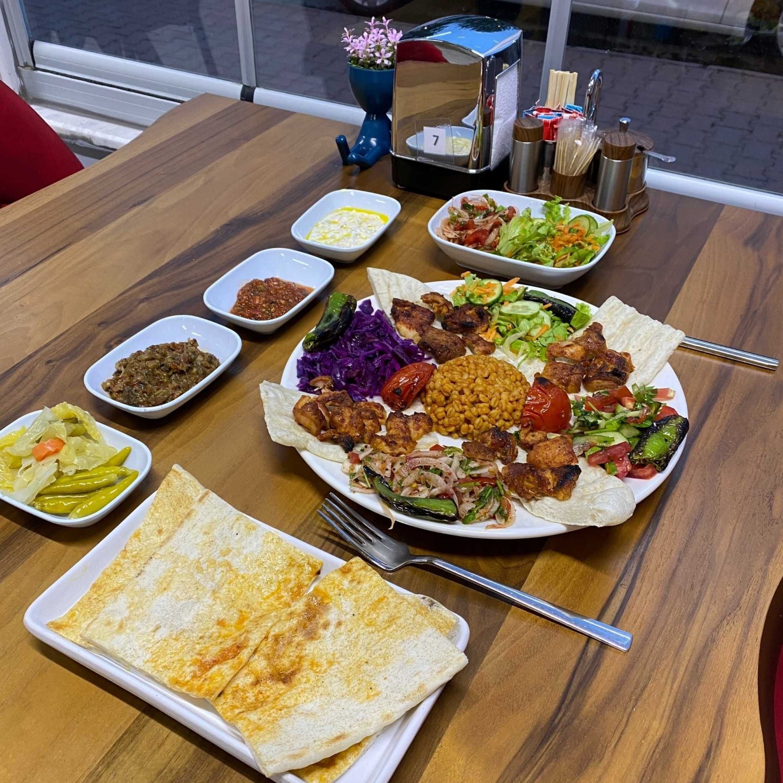 Tavuk Şiş Servis