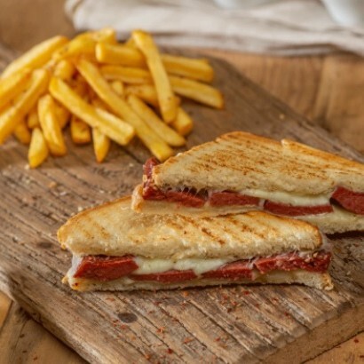 Sucuklu Kaşarlı Tost + 330 ml Coca-cola