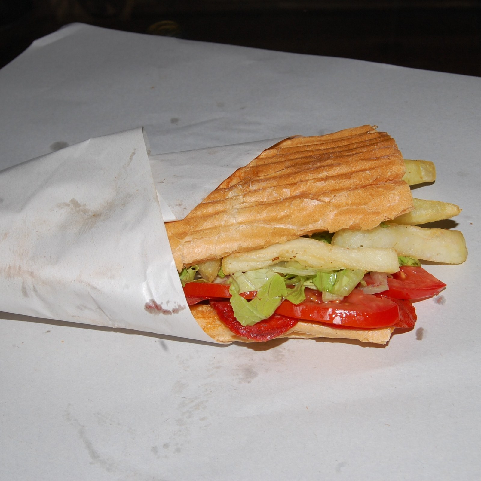 3/4 Ekmek Arası Sucuklu Tost