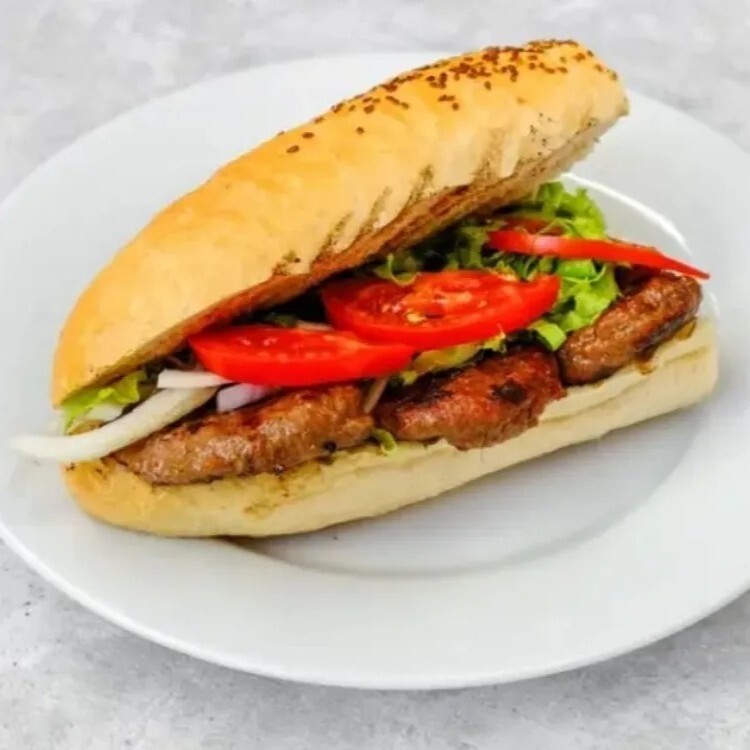 Yarım Ekmek Arası Sucuk Köfte (4 adet)