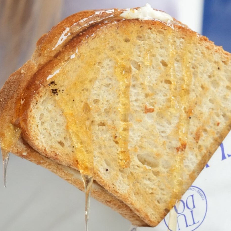 Ballı Labneli Tost