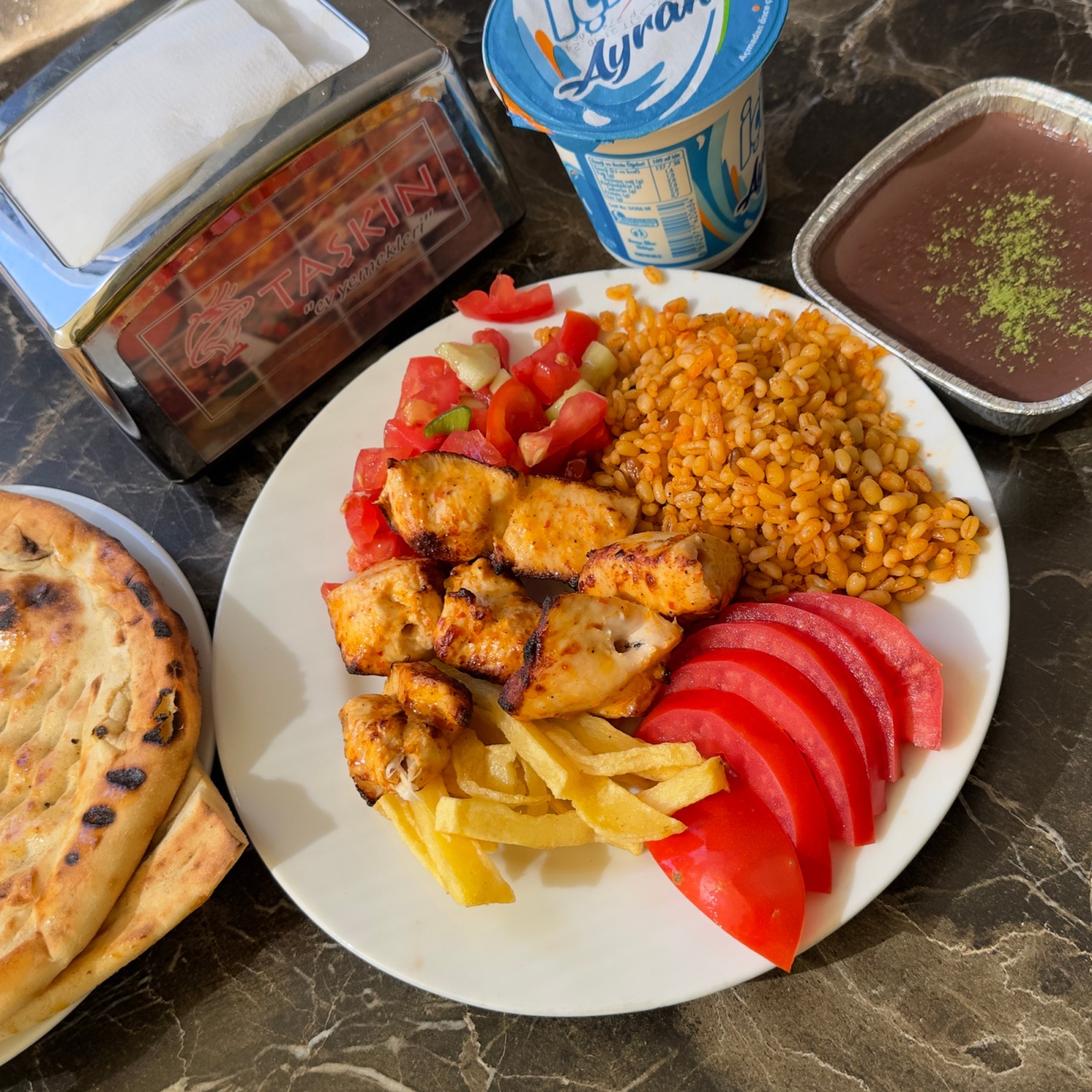 Tavuk Şiş + İçecek + Tatlı