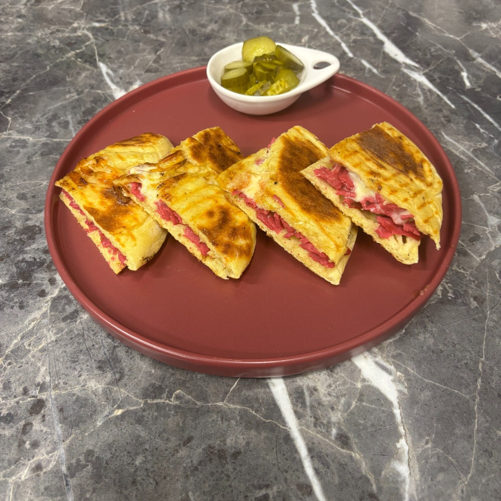 Sosisli Kaşarlı Bazlama Tost