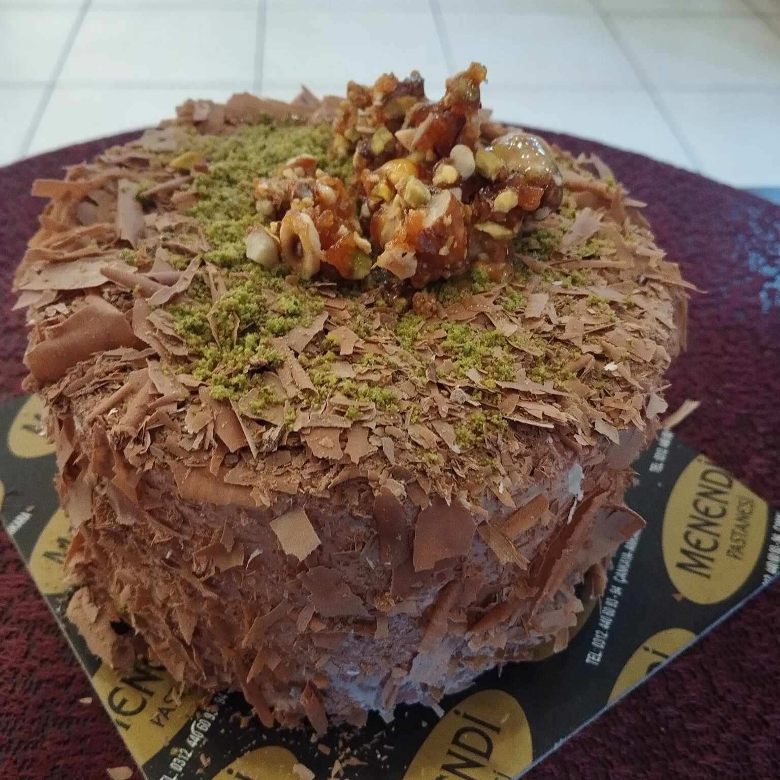 Krokanlı Yaş Pasta (4-6 Kişilik)