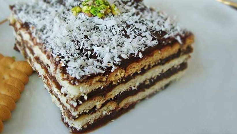Bisküvili Pasta