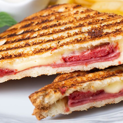 Kaşarlı Sucuklu Tost