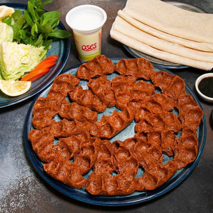 Çiğ Köfte (600 gr.) & Litrelik İçecek Menü