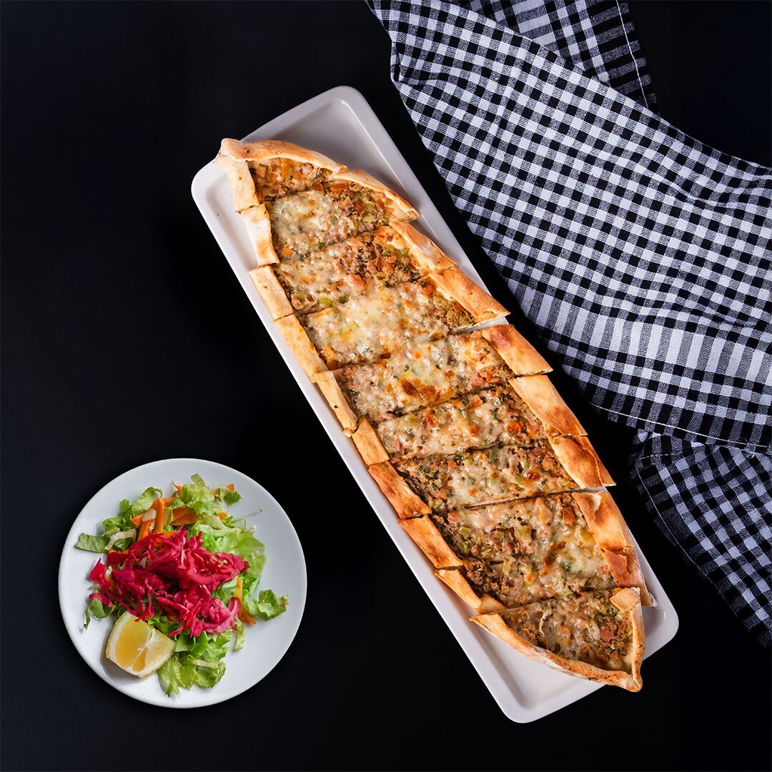 Kıymalı Kaşarlı Pide