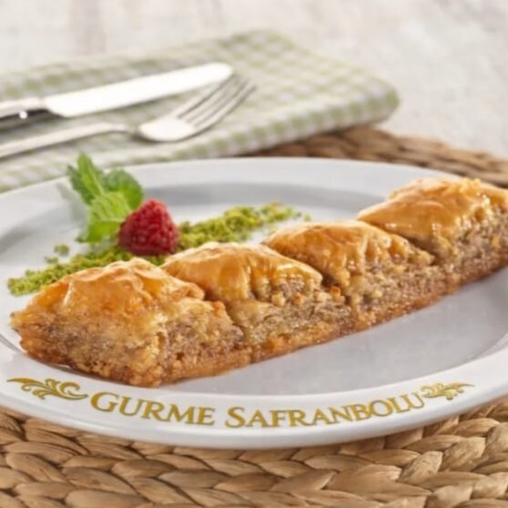 Cevizli Ev Baklavası (500 gr)