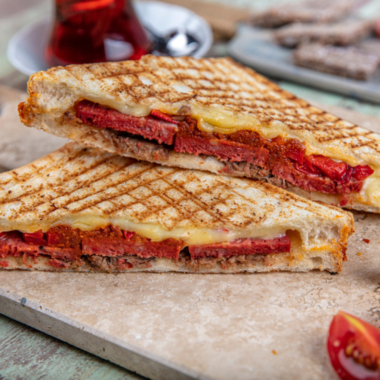 Sucuklu Tost