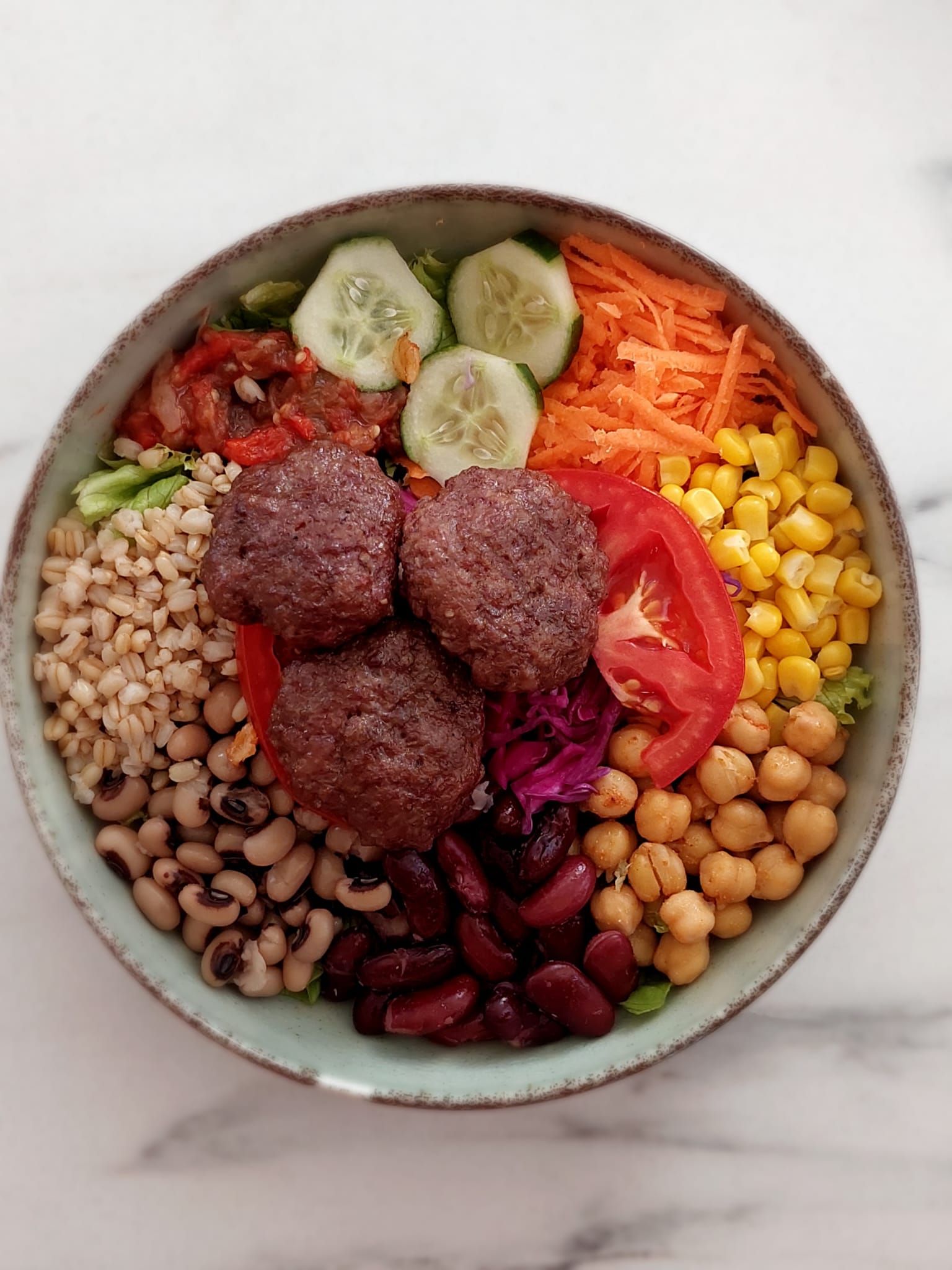 Köfteli Bowl Salata