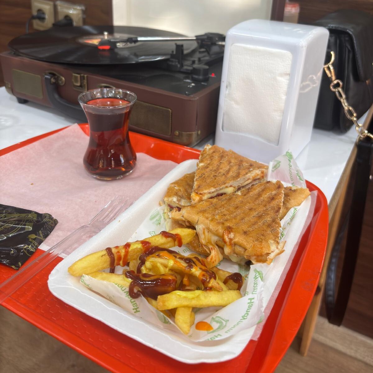 Kasap Sucuk Kaşarlı Tost