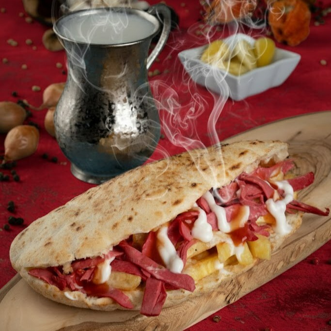 Sosisli Patso Sandviç & Ayran Menü