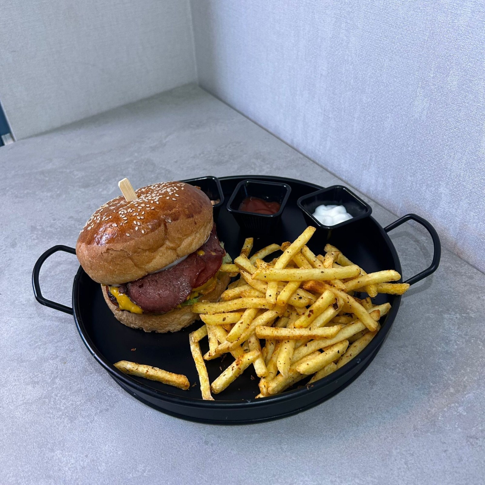 Füme Etli Cheese Burger