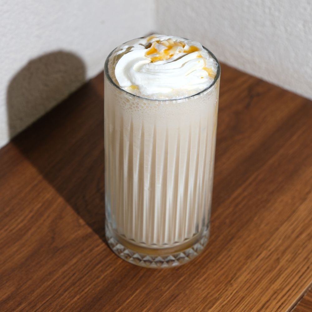 Karamelli Frappe (Orta)