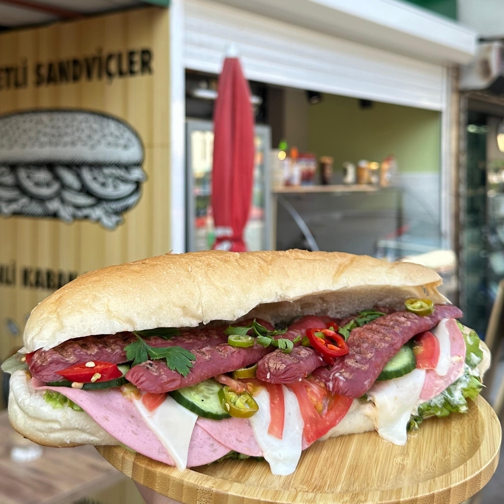 Sosisli Sandviç