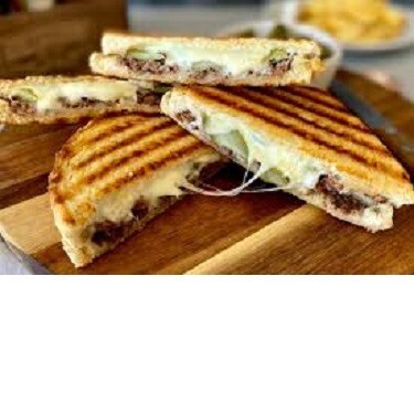 Kavurma Kaşarlı Tost