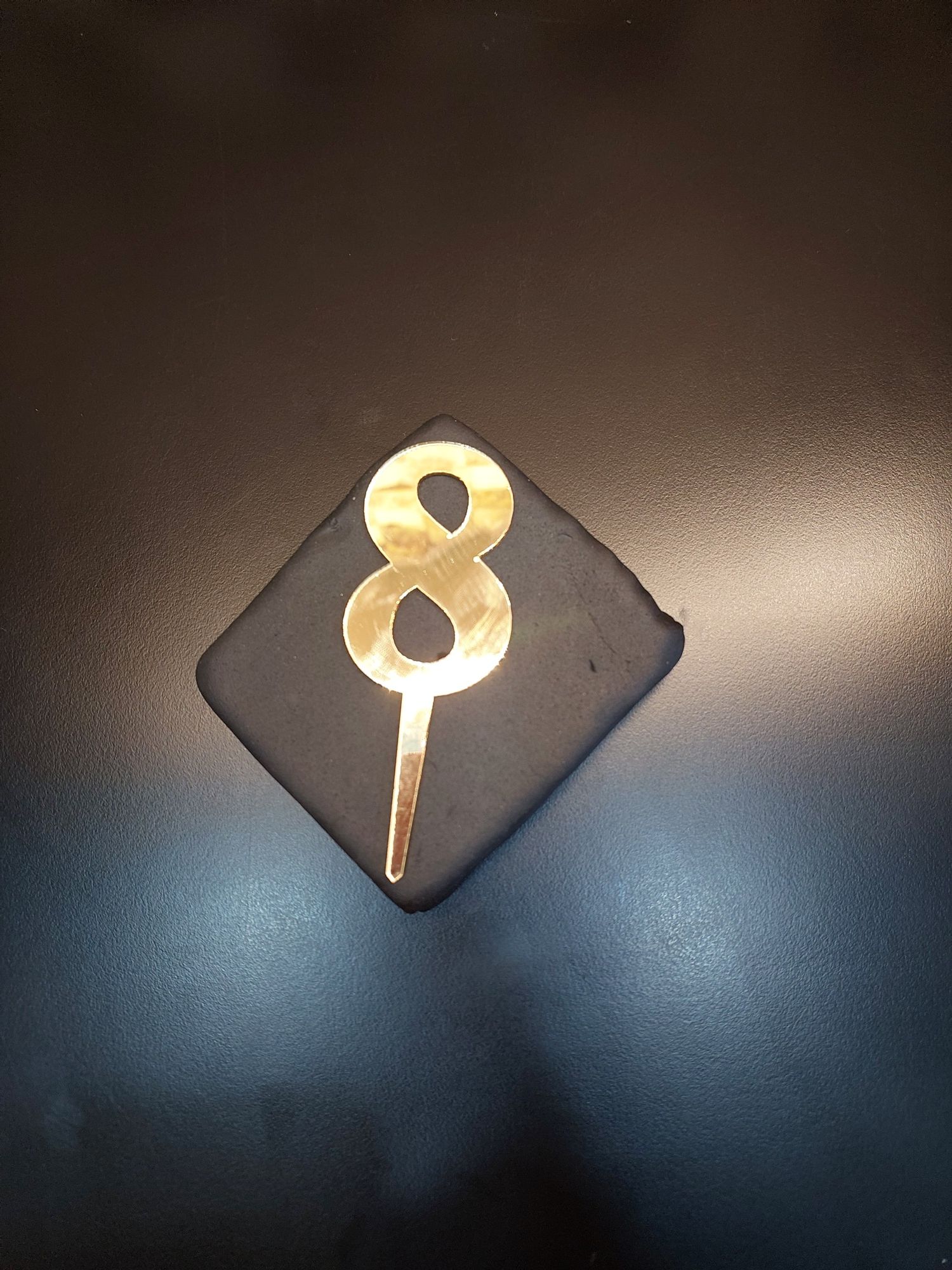 8 Rakamı Gold Pleksi