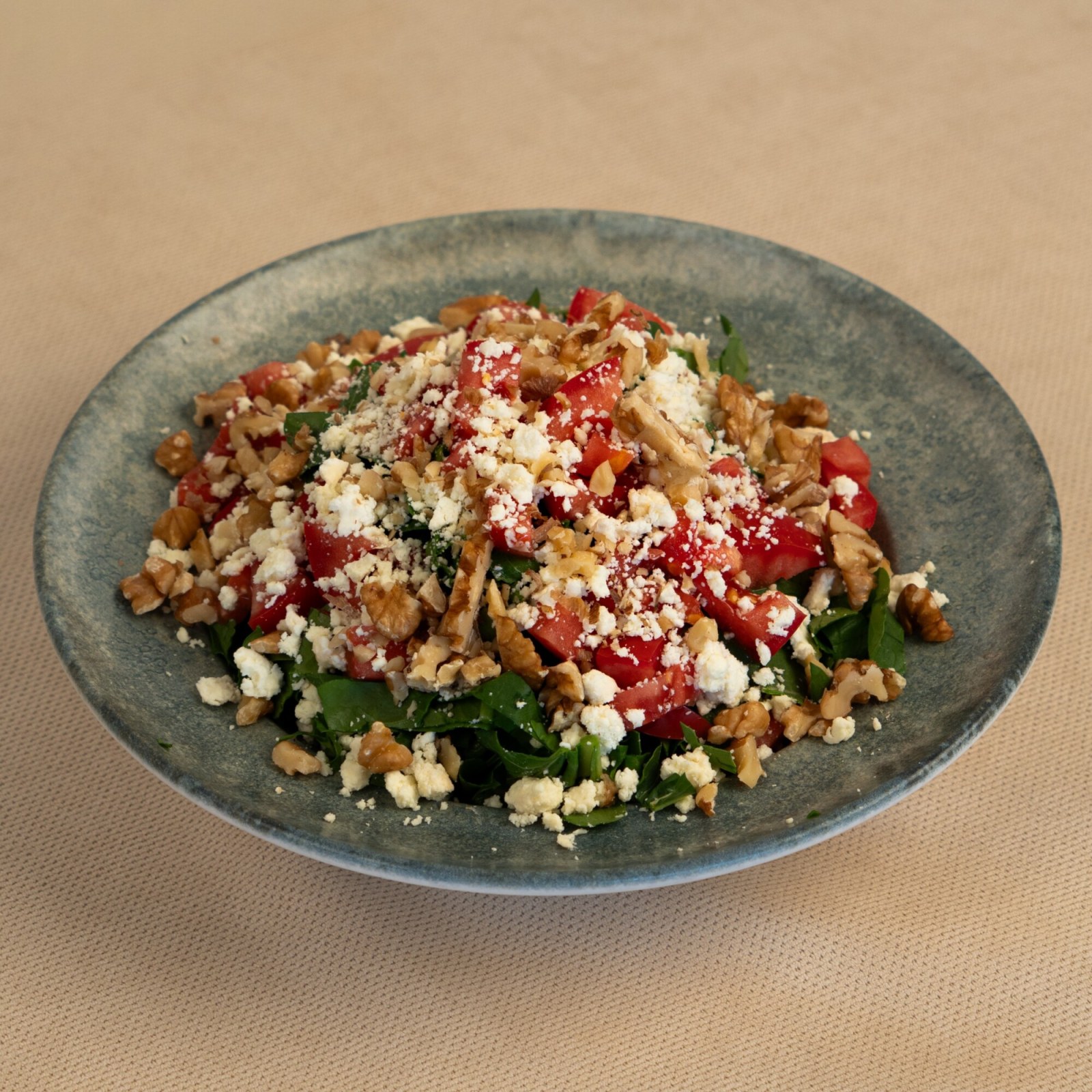 Tulum Peynirli Cevizli Roka Salatası