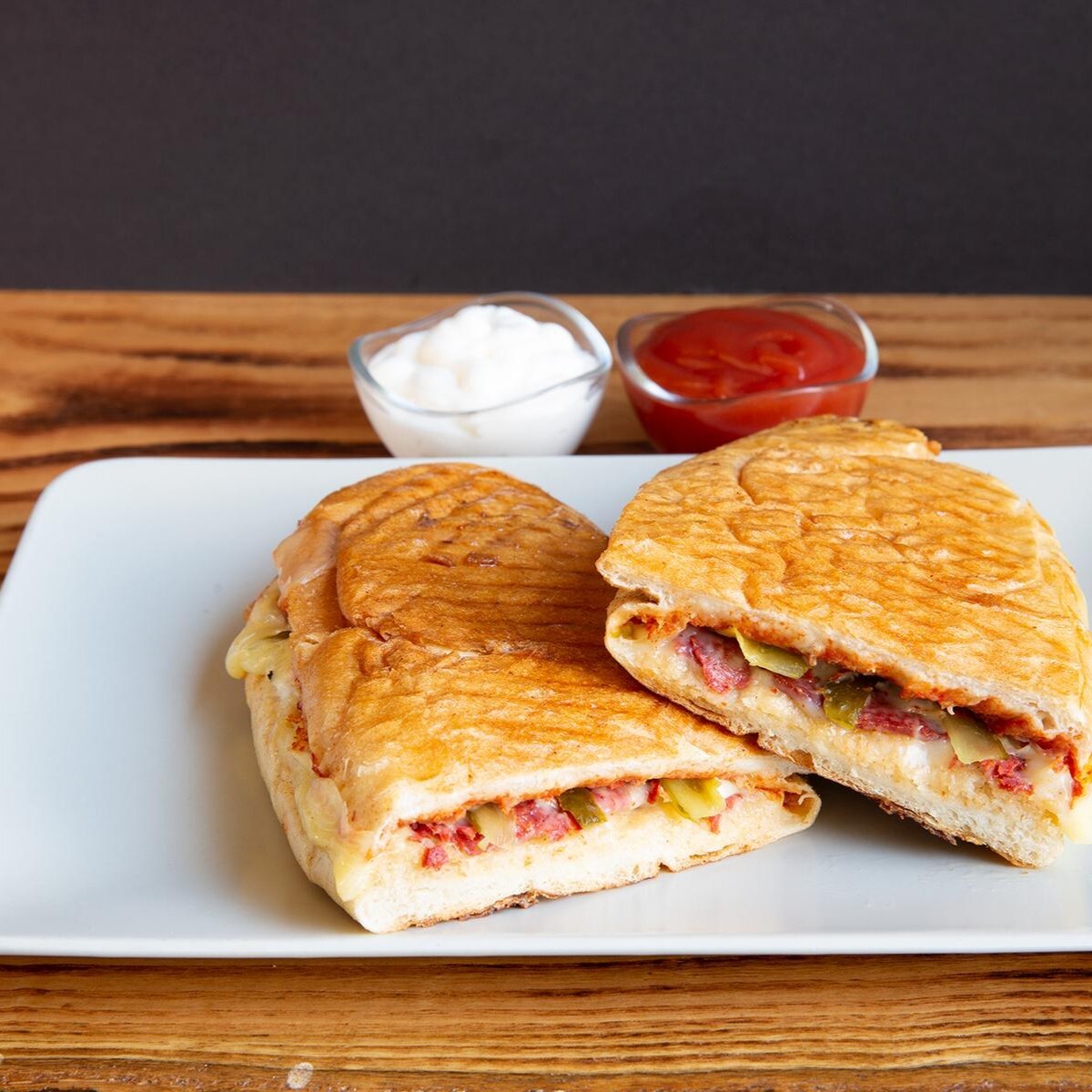 Tam Ekmek Sucuklu Tost