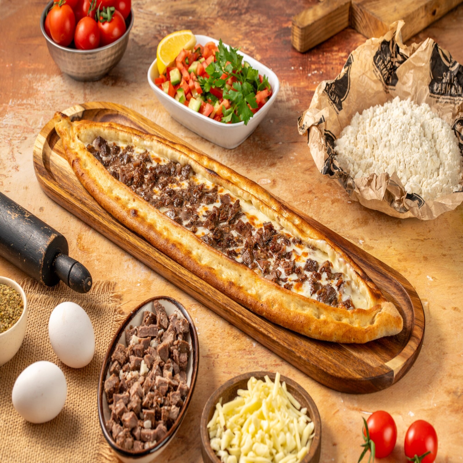 Kavurmalı Pide (Kapalı)