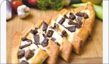 Kavurma Kaşarlı Pizza