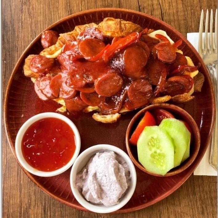 Soslu Sosisli Kruvasan