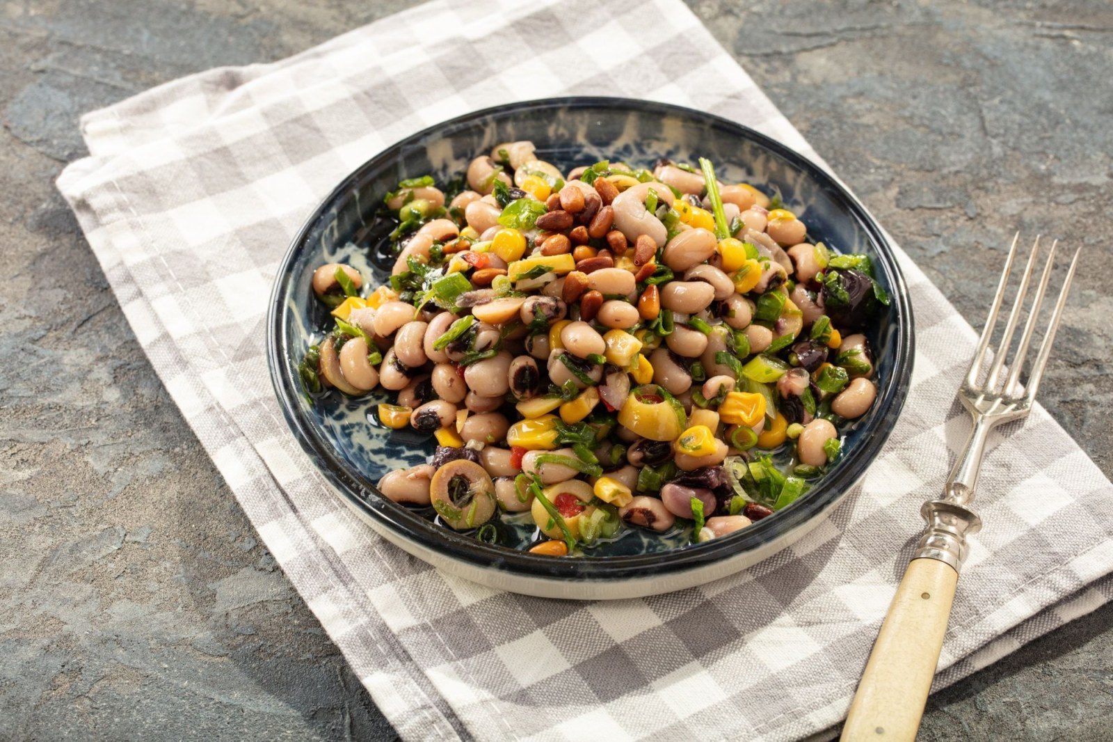 Kuru Börülce Salatası