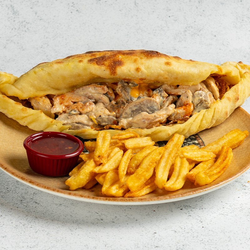 Acılı Panzarotti (1096,01 KCal)