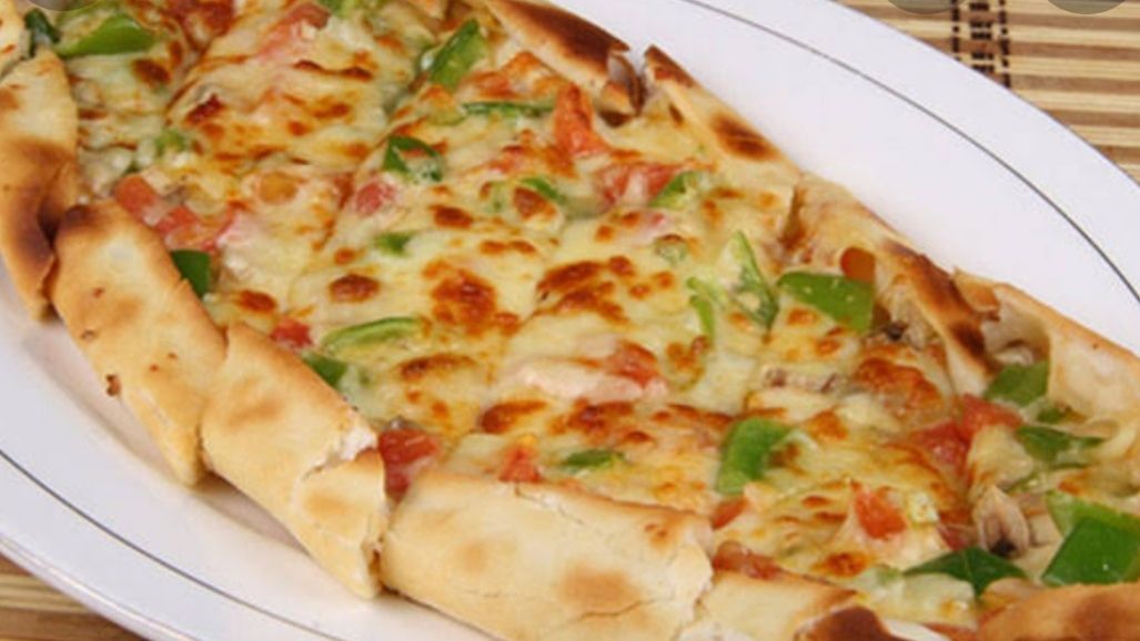 Kaşarlı Mantarlı Pide
