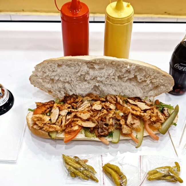 Somun Ekmek Arası Tavuk Döner