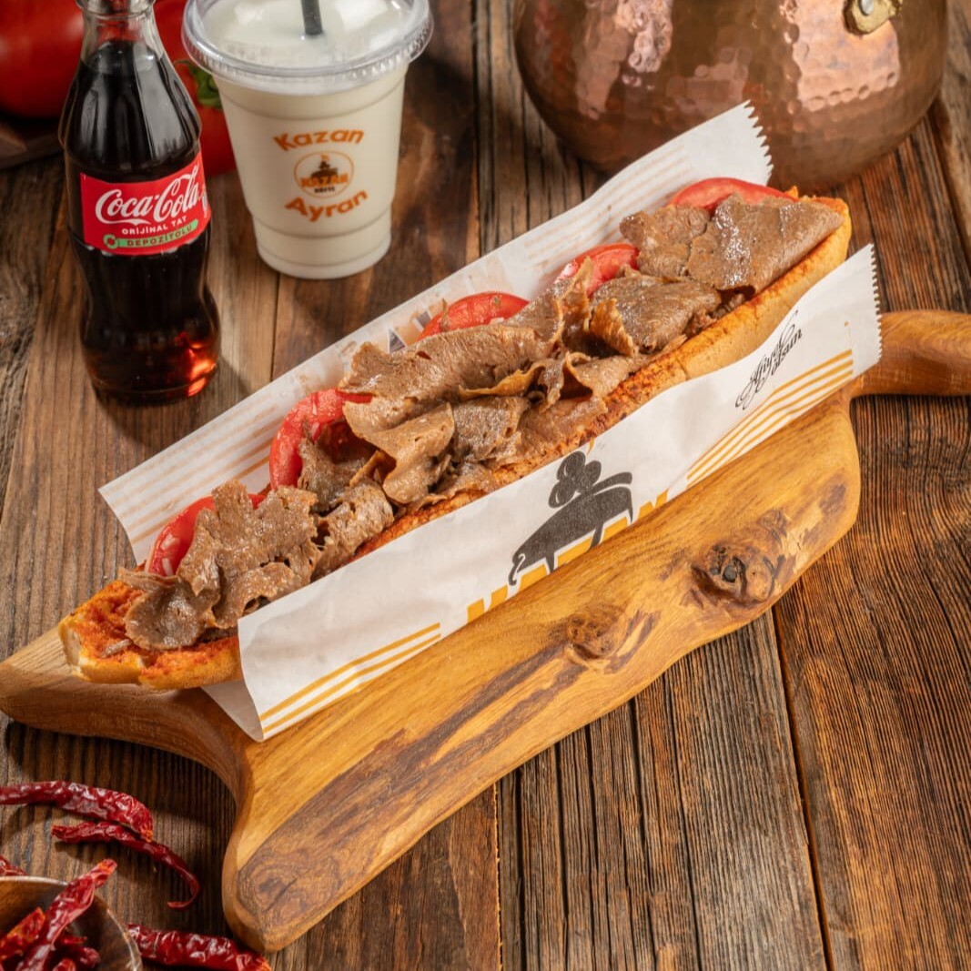 Ekmek Arası Kazan Yaprak Tavuk Döner+Coca Cola