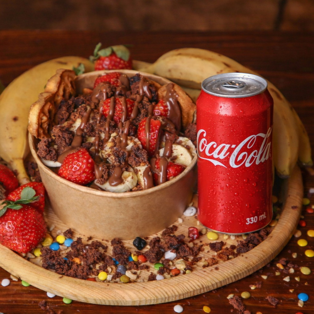 Double Klasik Sütlü Çikolatalı Bowl Waffle + 330 ml Coca-cola