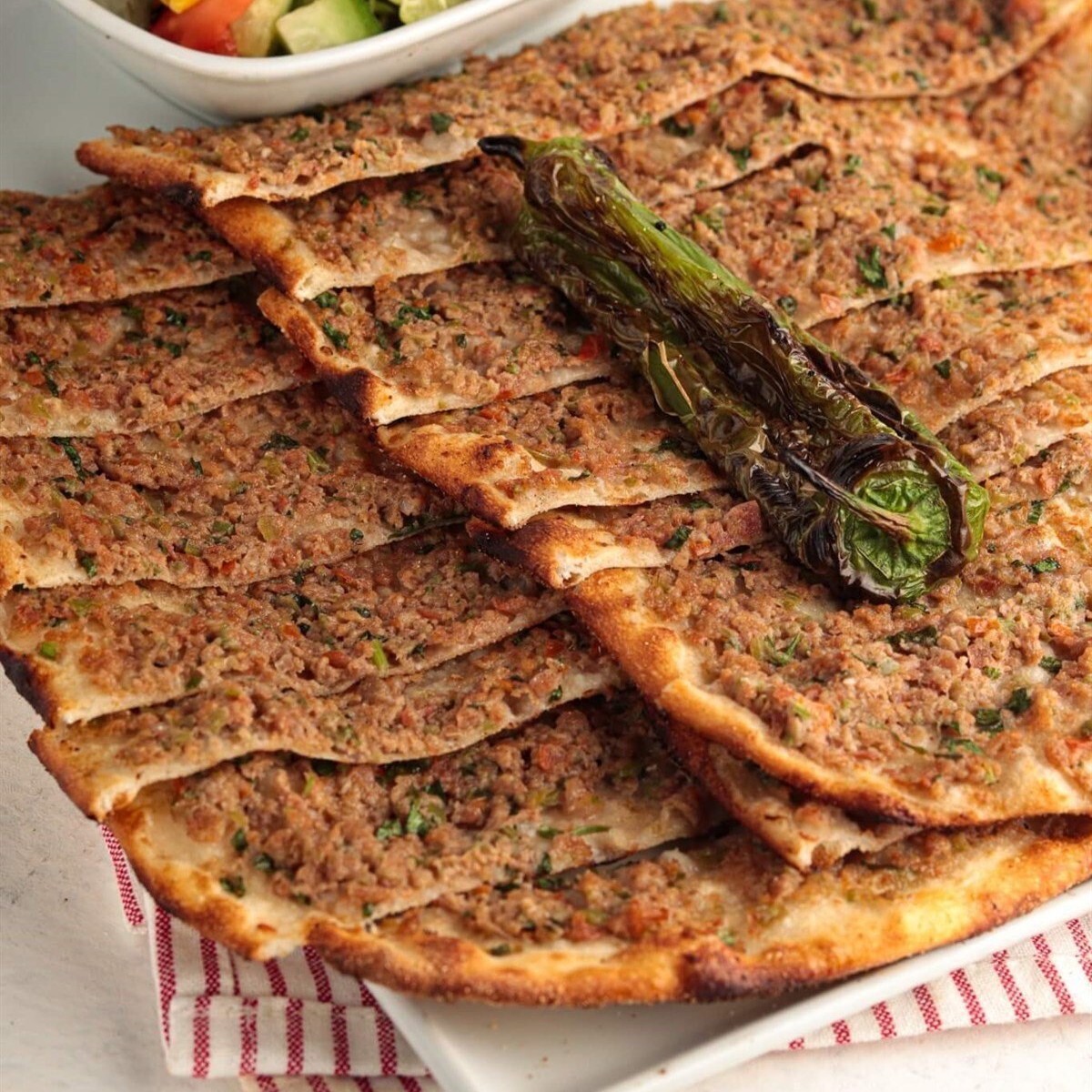 Kıymalı Pide + 330 ml Coca-cola