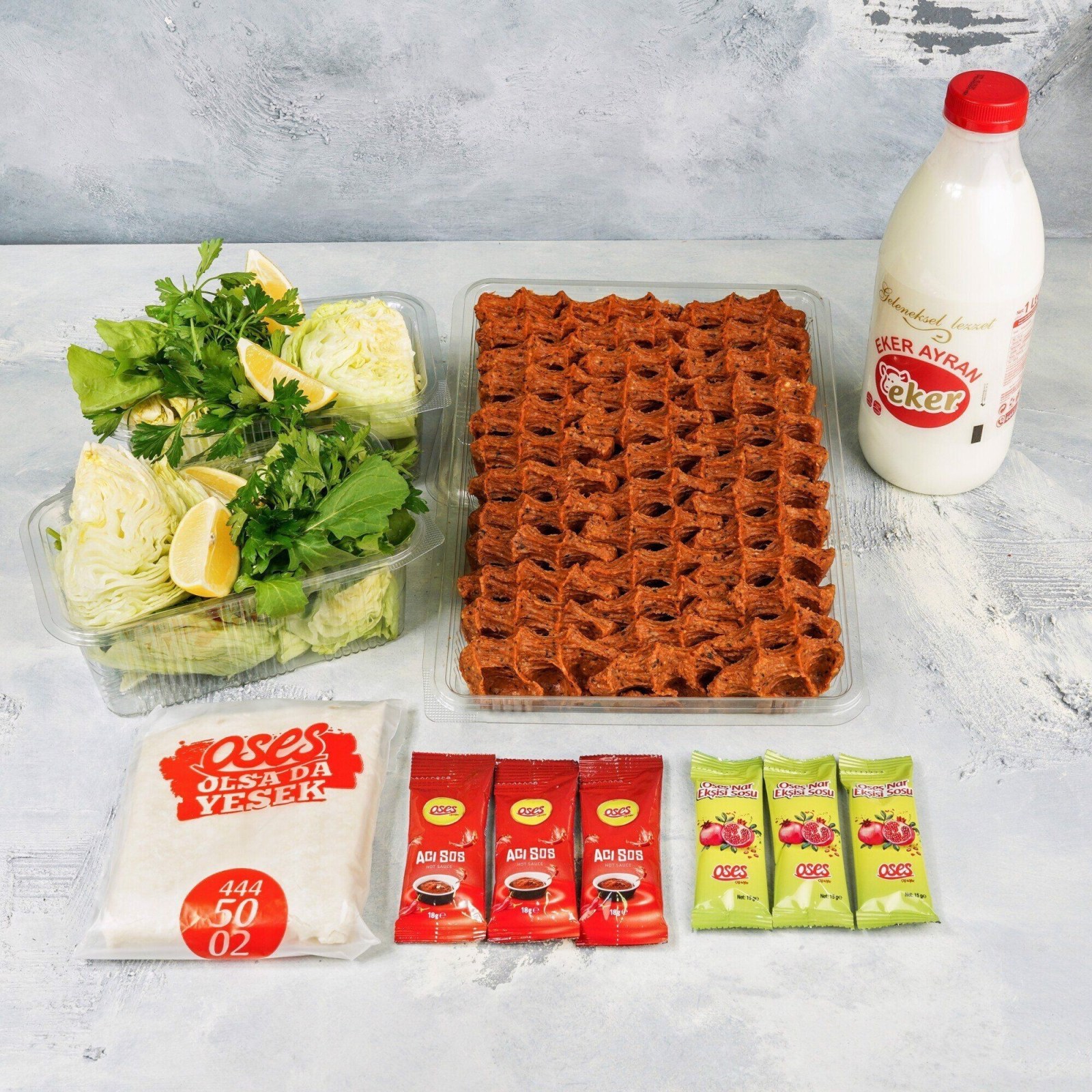 Çiğ Köfte (750 gr.) &Litrelik İçecek Menü
